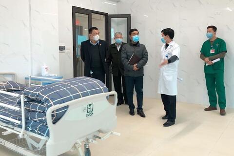 Đoàn kiểm tra công tác phòng, chống dịch viêm phổi cấp do virus corona của Sở Y tế tại Bệnh viện Đa khoa Phương Bắc