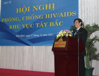 Thứ trưởng Bộ Y tế Nguyễn Thanh Long phát biểu tại Hội nghị